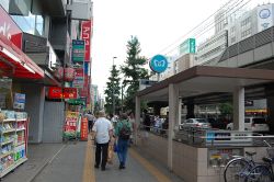 都営新宿線線『岩本町』駅下車、１番出口から徒歩10分のバレエ教室